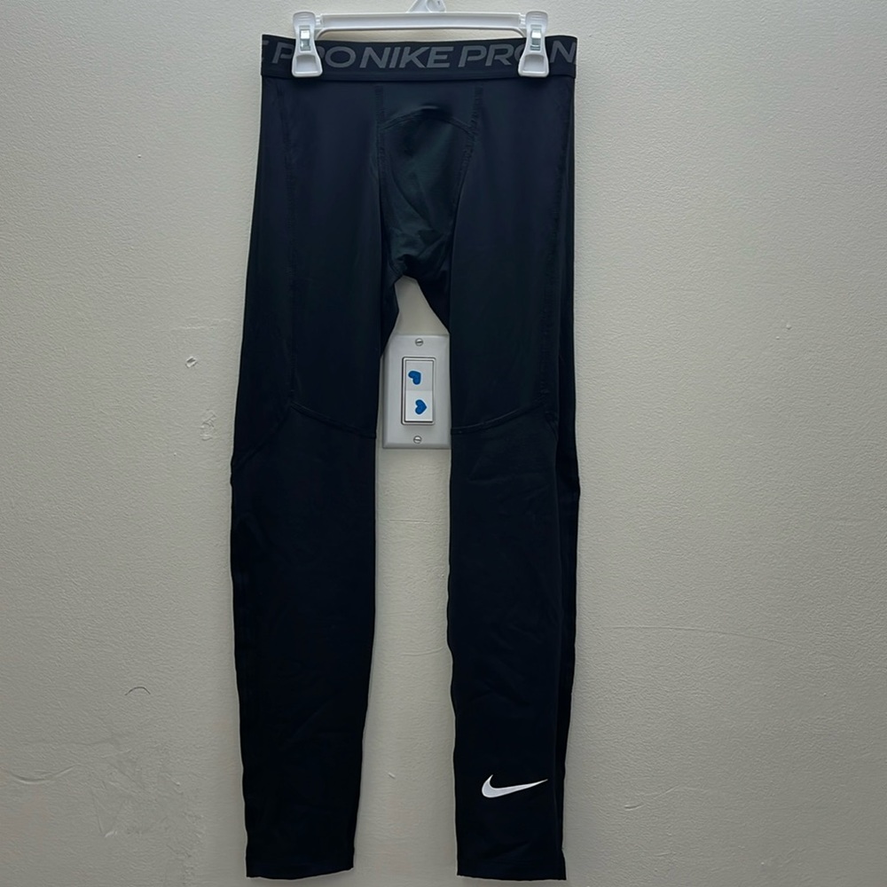 Nike Pro legging Black L NWT but no label